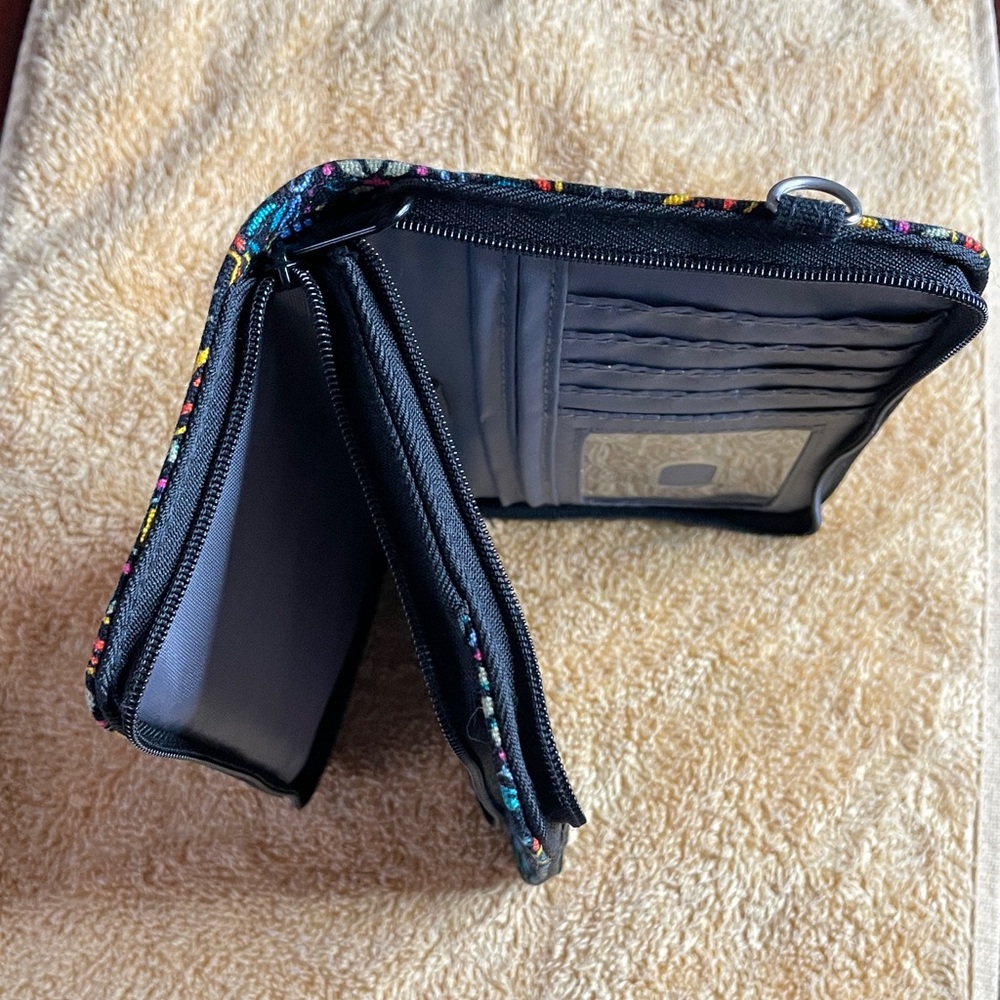Thirty-One Colorful Pattern Cloth Wallet - Boho chic - like new! - Picture 10 of 12